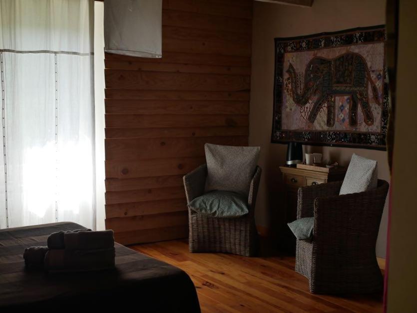 Les Jardins De Lumiere Bed & Breakfast Brusque Bagian luar foto