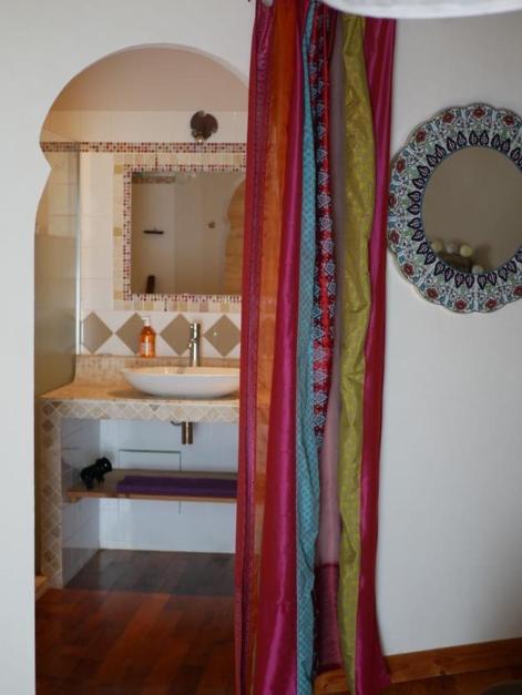 Les Jardins De Lumiere Bed & Breakfast Brusque Bagian luar foto