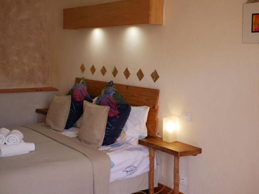 Les Jardins De Lumiere Bed & Breakfast Brusque Bagian luar foto