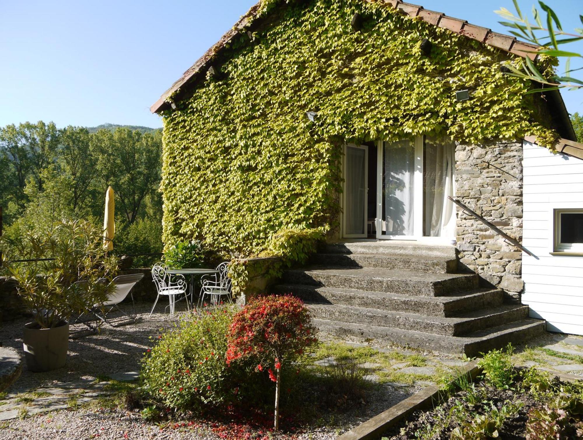 Les Jardins De Lumiere Bed & Breakfast Brusque Bagian luar foto