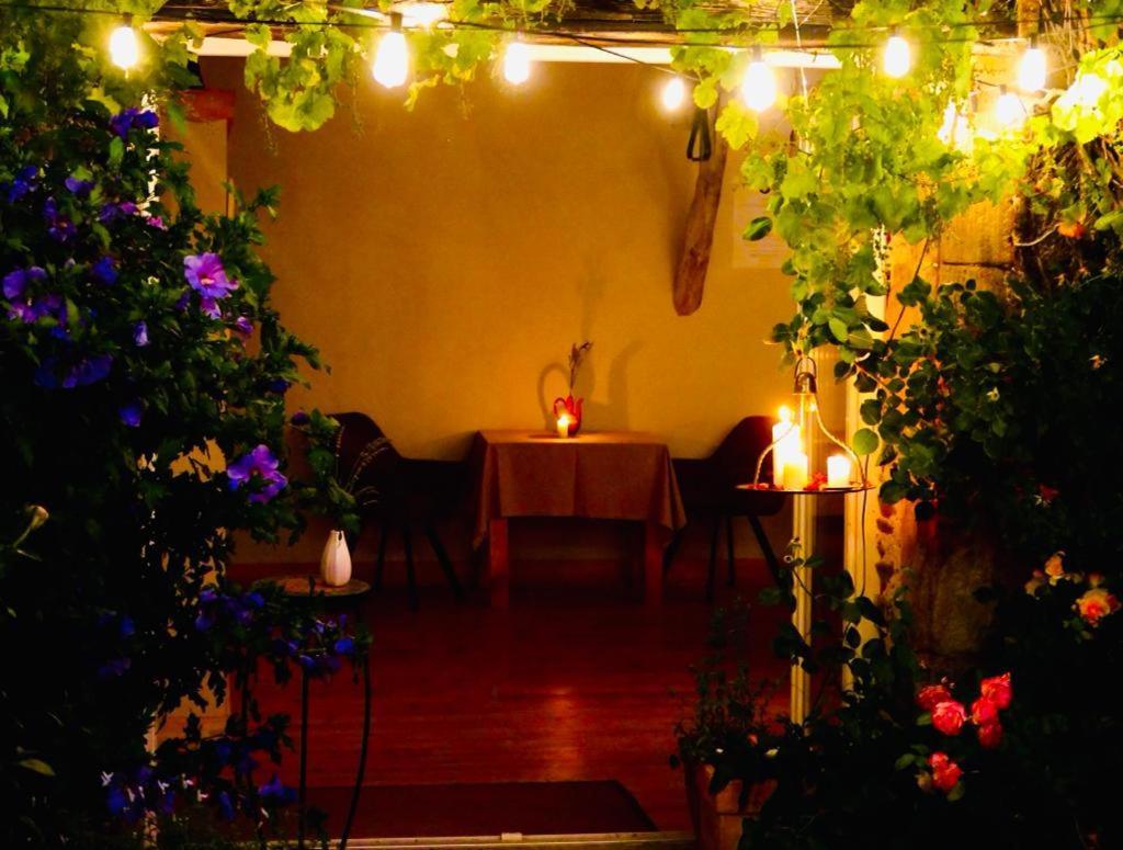Les Jardins De Lumiere Bed & Breakfast Brusque Bagian luar foto