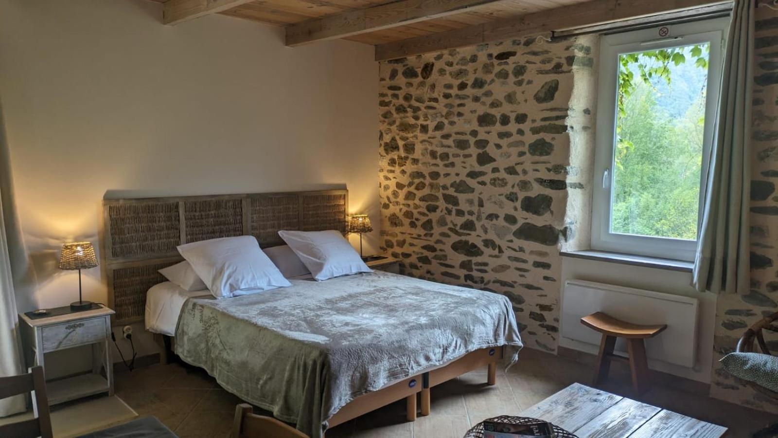 Les Jardins De Lumiere Bed & Breakfast Brusque Bagian luar foto