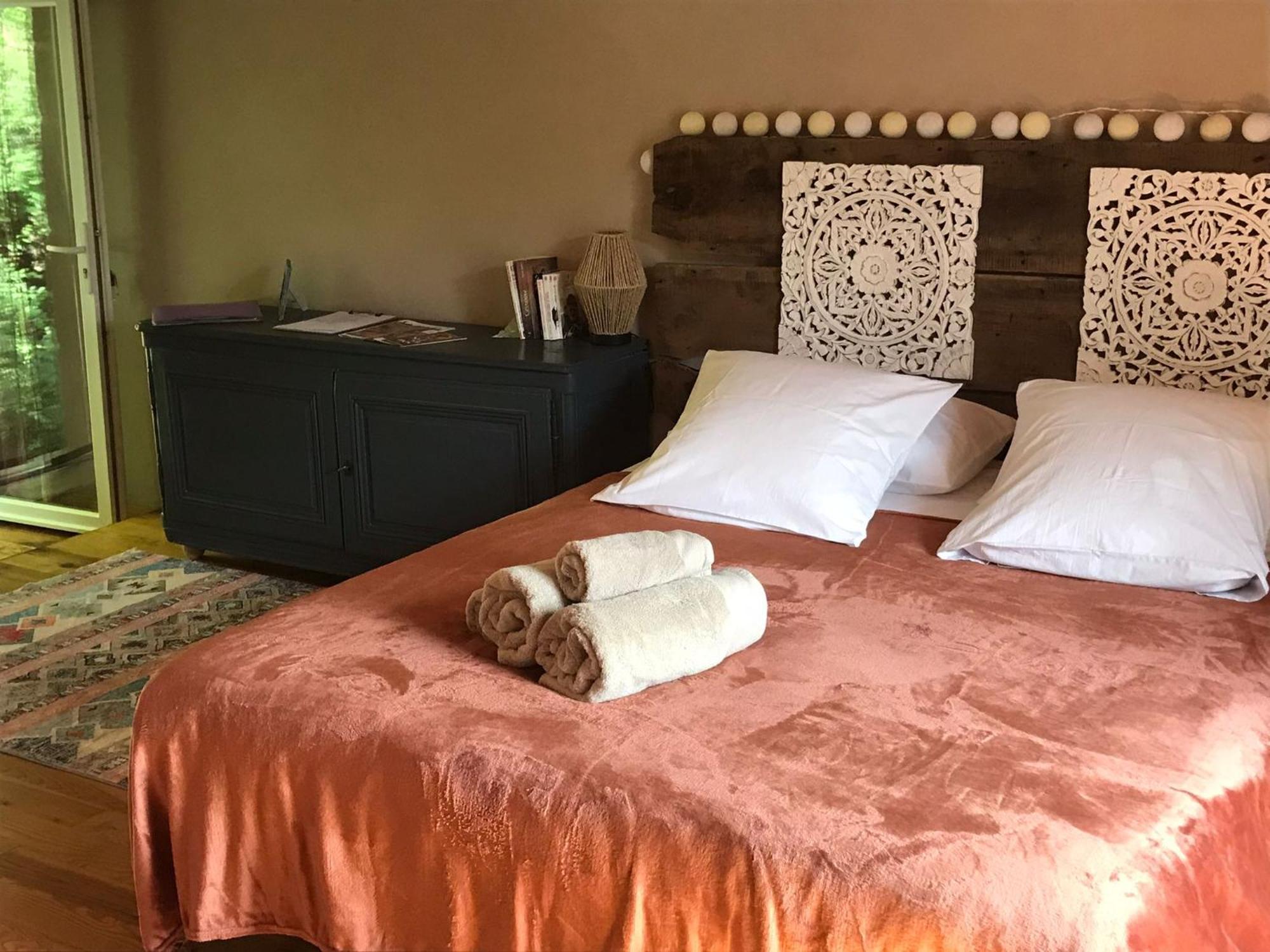 Les Jardins De Lumiere Bed & Breakfast Brusque Bagian luar foto