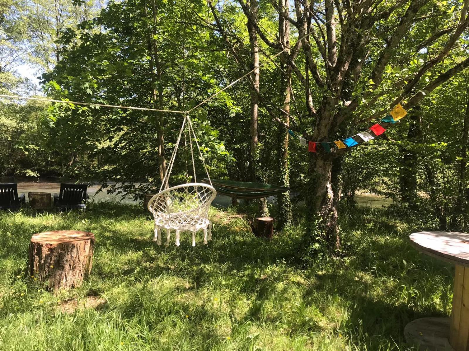 Les Jardins De Lumiere Bed & Breakfast Brusque Bagian luar foto