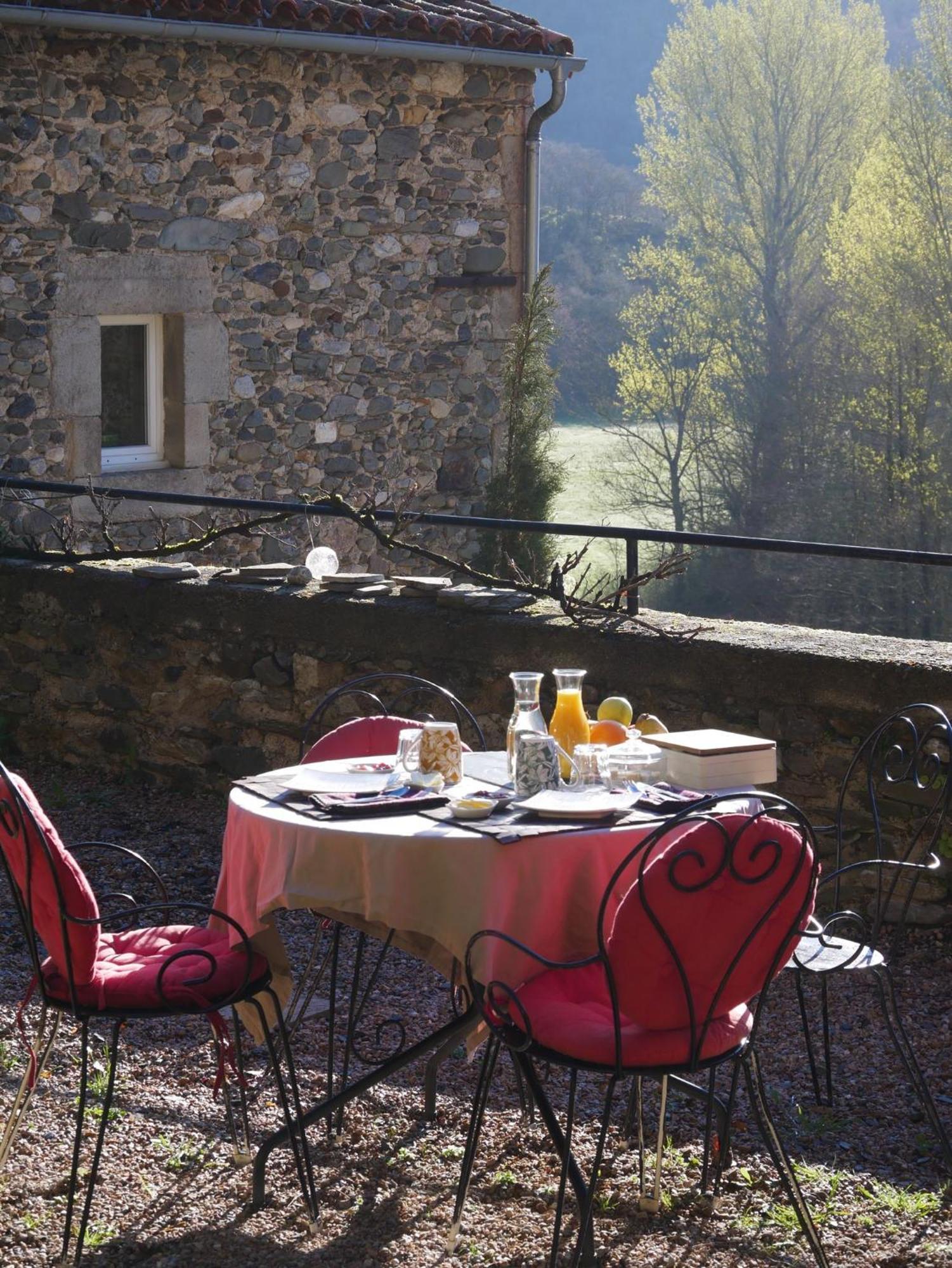 Les Jardins De Lumiere Bed & Breakfast Brusque Bagian luar foto