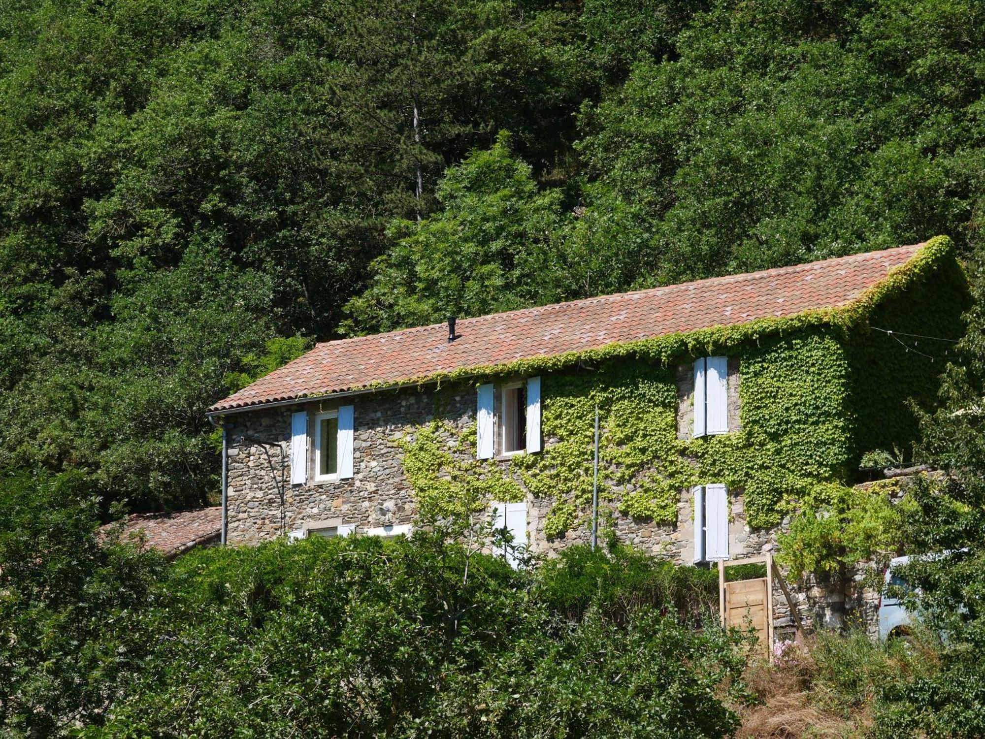 Les Jardins De Lumiere Bed & Breakfast Brusque Bagian luar foto